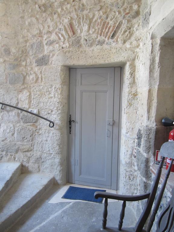 Chambre D'Hotes La Tour De Brazalem Nérac Oda fotoğraf
